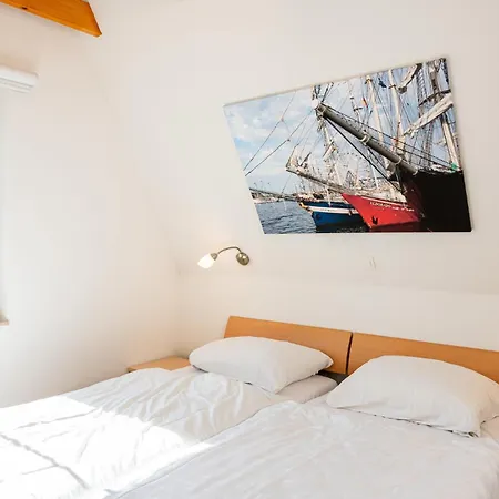 Prázdninový dům C 5 Premium Reethaus Delphin Mit Eigenem Whirlpool Und Aussensauna Gramkow